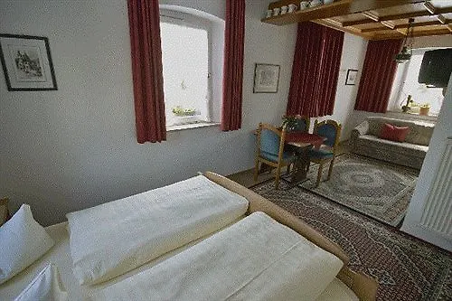 Pensionat Bezold 3*